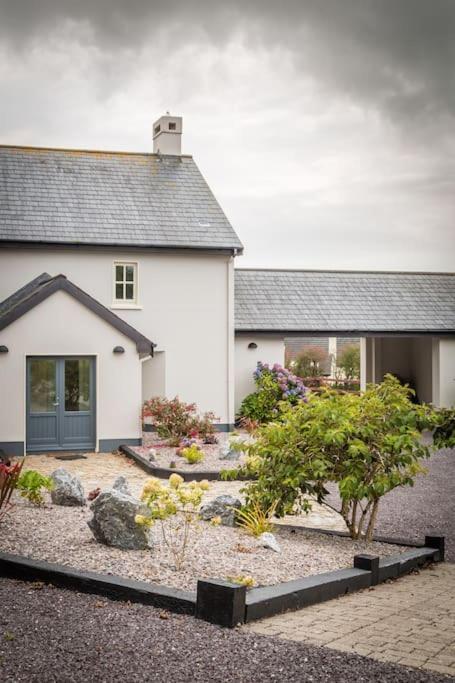 Villa Country Setting In The Middle Of Dingle Town. Exterior foto