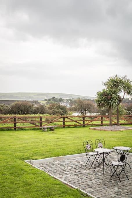 Villa Country Setting In The Middle Of Dingle Town. Exterior foto