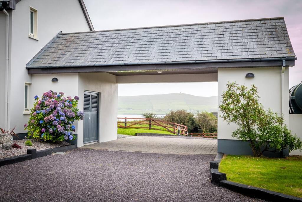 Villa Country Setting In The Middle Of Dingle Town. Exterior foto